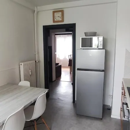 Pretty 4-room In A Quiet Area 3 Bedrooms *