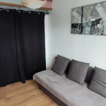 Pretty 4-room In A Quiet Area 3 Bedrooms 公寓