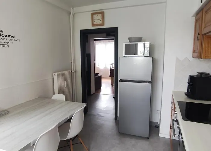 Pretty 4-room In A Quiet Area 3 Bedrooms *