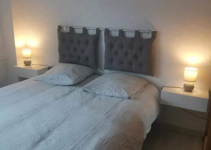 Apartmán Pretty 4-room In A Quiet Area 3 Bedrooms Štrasburk