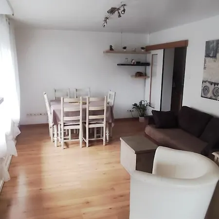 Apartamento Pretty 4-room In A Quiet Area 3 Bedrooms *