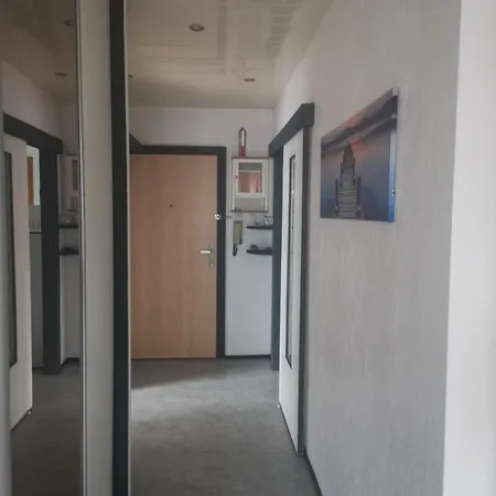 Pretty 4-room In A Quiet Area 3 Bedrooms 公寓